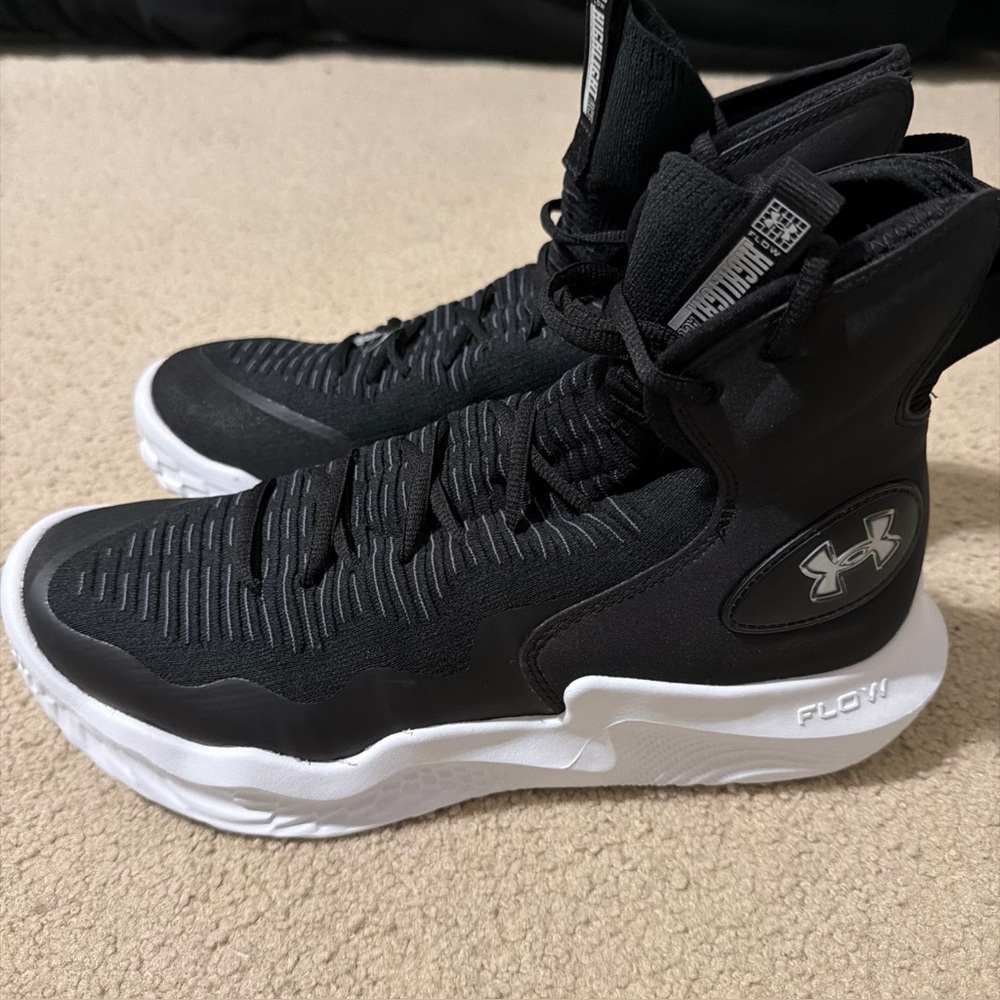 Under Armour Flow Highlight Ace Women’s 12.5 High Top Volleyball Shoes NEW